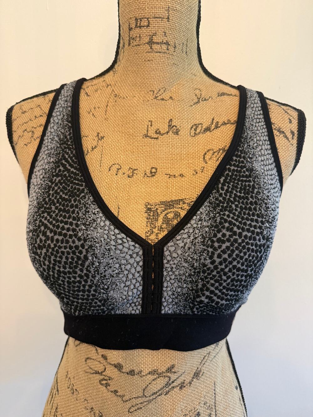 Ryka Animal Print Gray Sports Deep V Neck Sports Bra Size Large